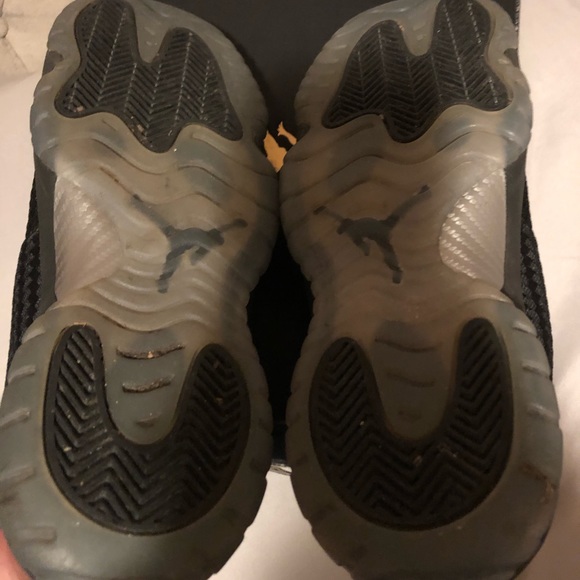 Air Jordan Future Low Sz Grade School 6 - Picture 6 of 6